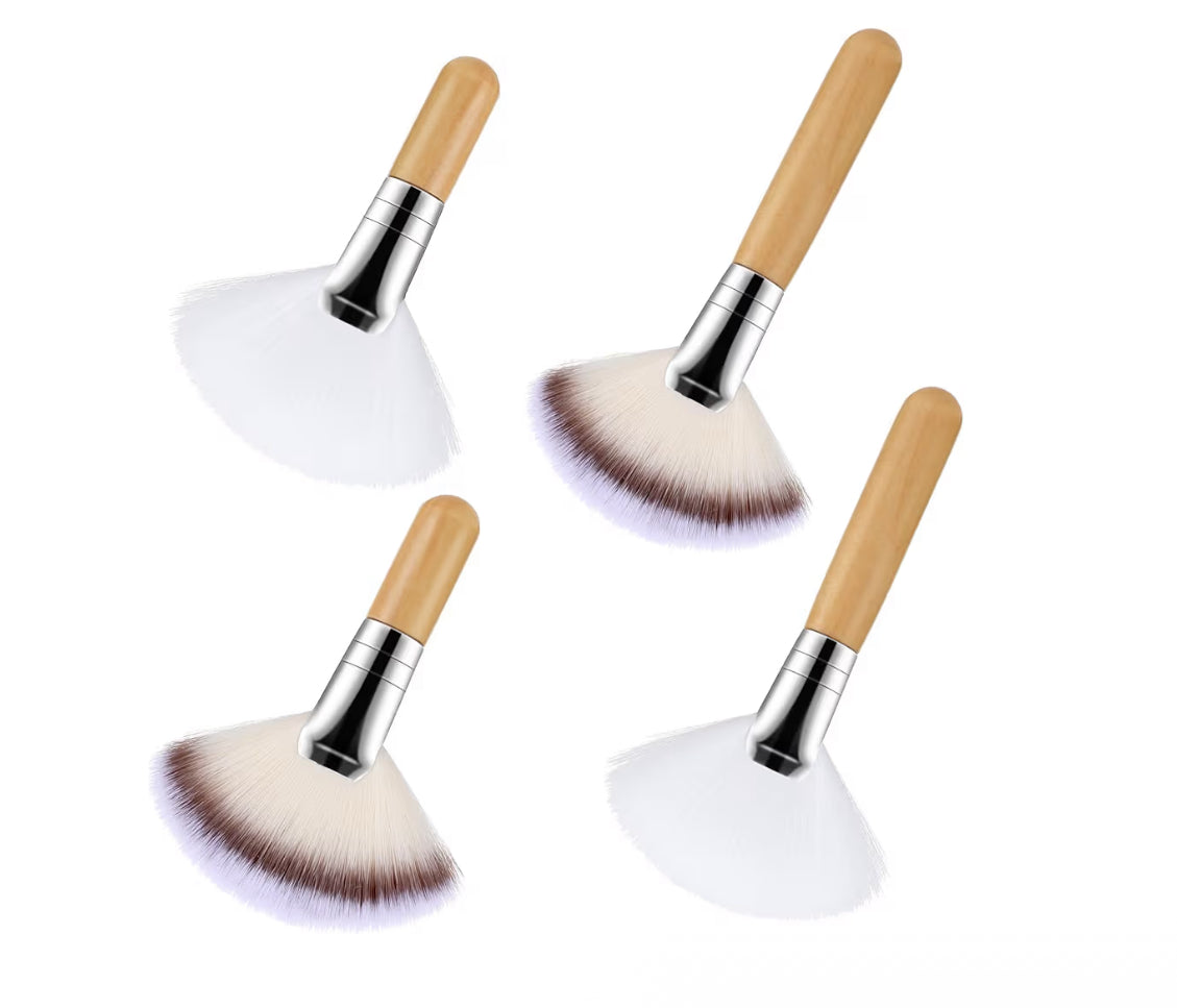 Fluffy Fan Brush - 1PC
